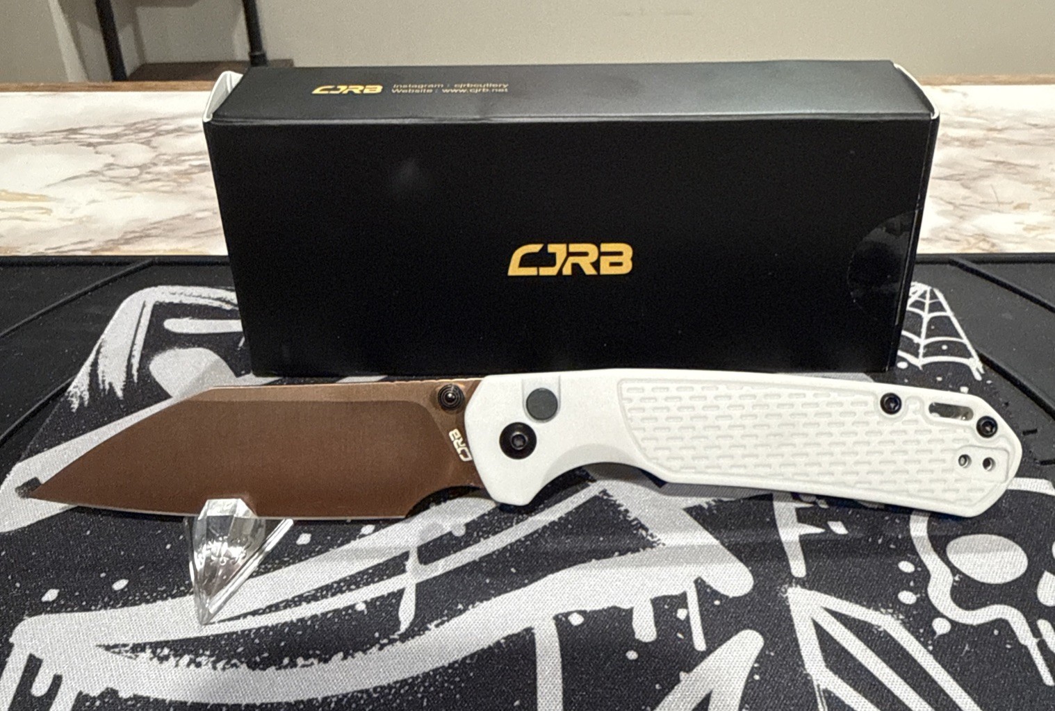 CJRB Pyrite-Light AR-RPM9 Steel Rose Gold Blade FRN Light Grey Handle Exclusive CJRB Pyrite-Light AR-RPM9 Steel Rose Gold Blade FRN Light Grey Handle Exclusive