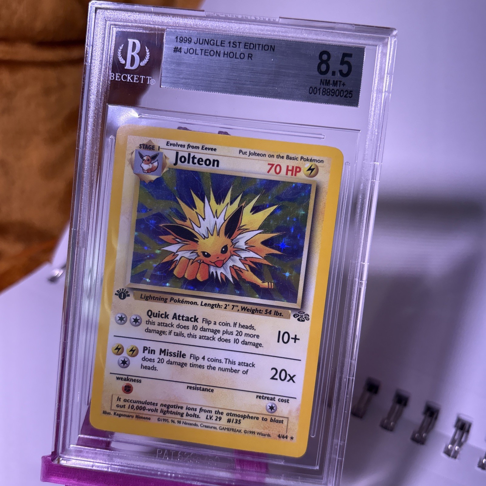 1999 JUNGLE 1ST EDITION HOLO R #4 JOLTEON BGS 8.5
