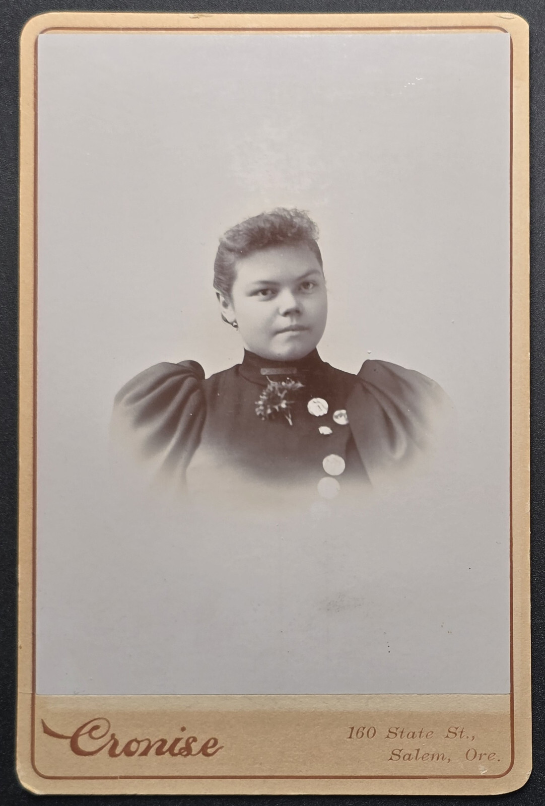 Cabinet Card Young Woman Salem Oregon Cronise Photographer c1890s