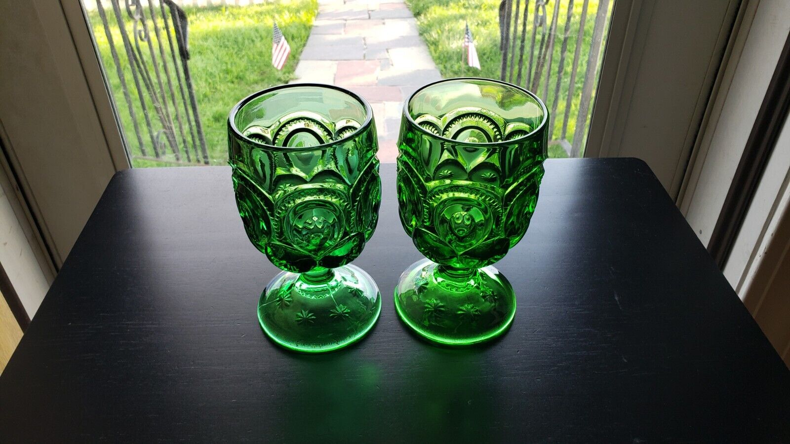 2 RARE Vintage LE Smith Moon and Stars Green Glass Goblets