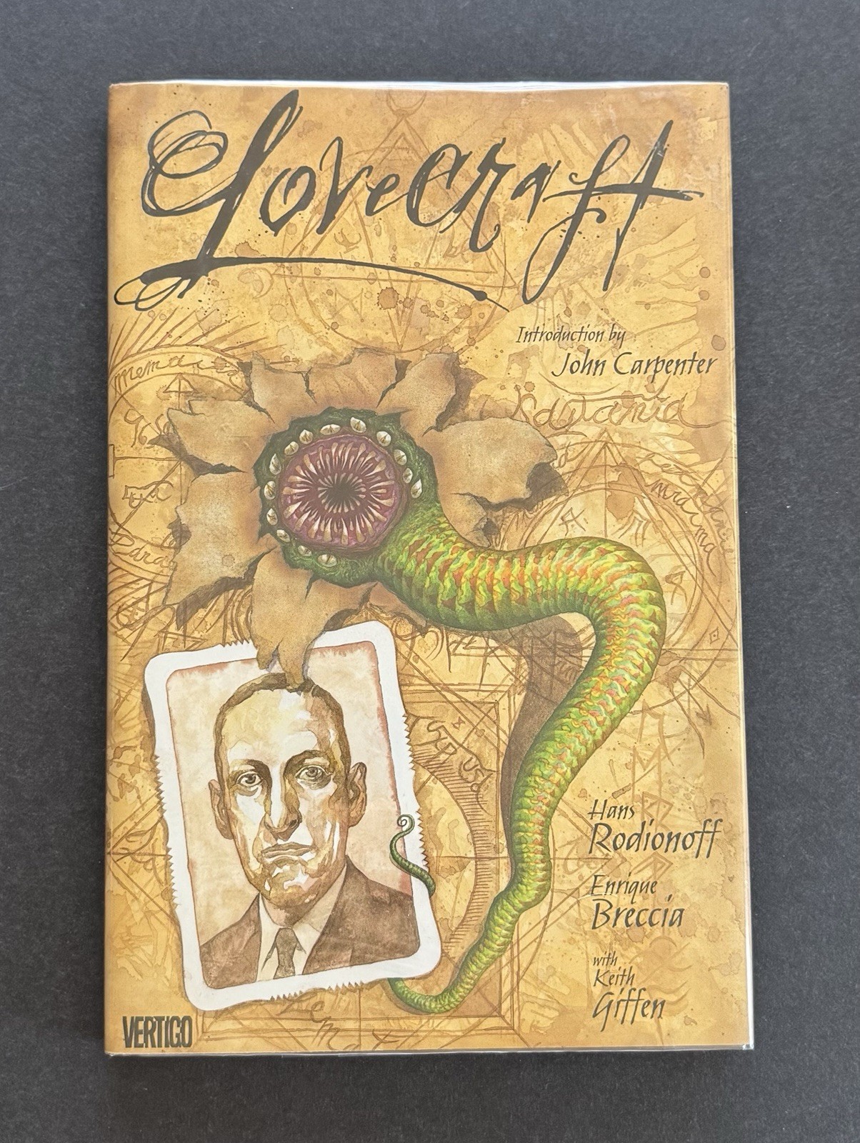 Lovecraft HC w/ Dust Jacket Vertigo Graphic Novel Intro John Carpenter 2003