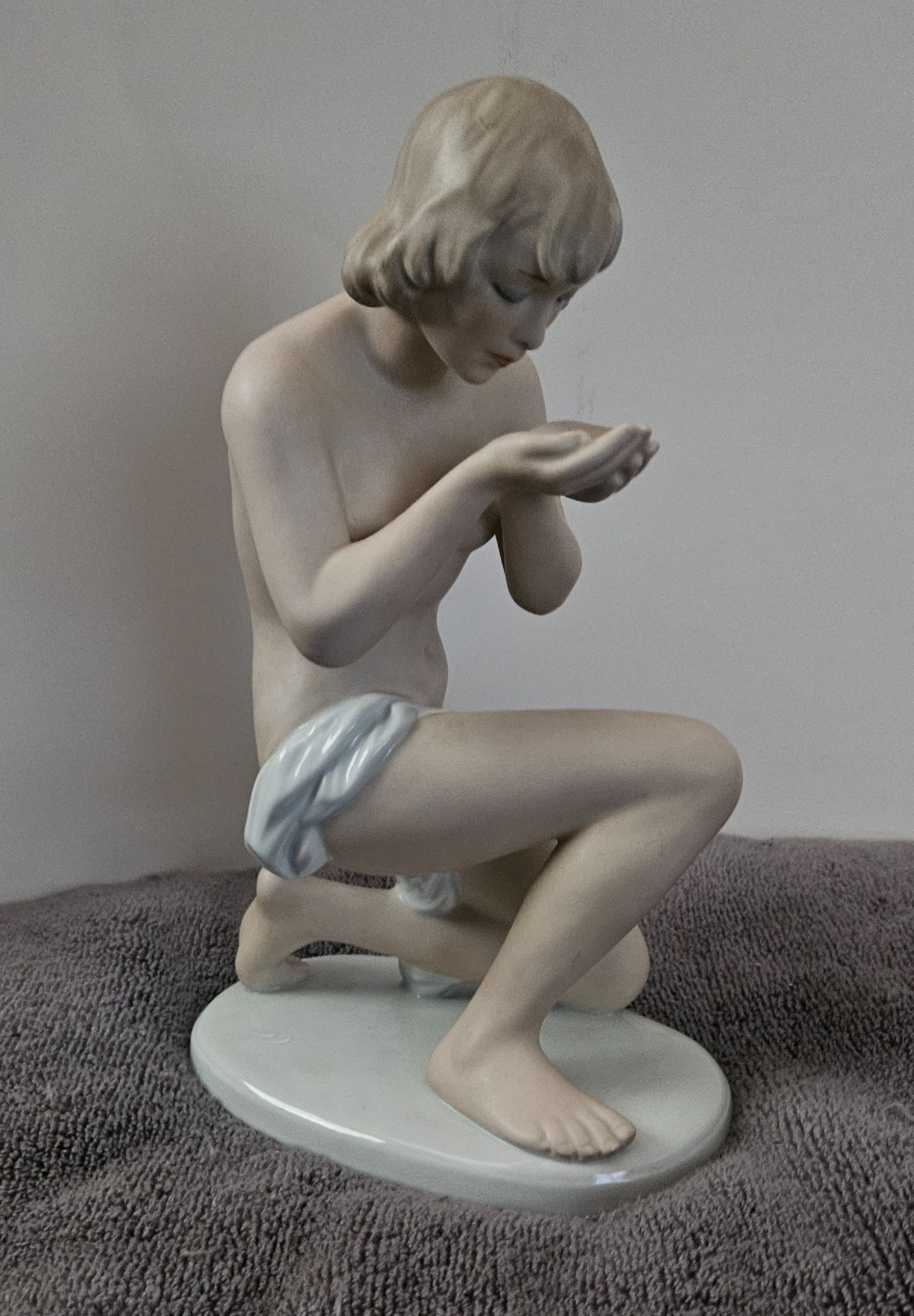 Antique Germán Porcelain Bisque Figurine Drinking Girl By Kurt Steiner