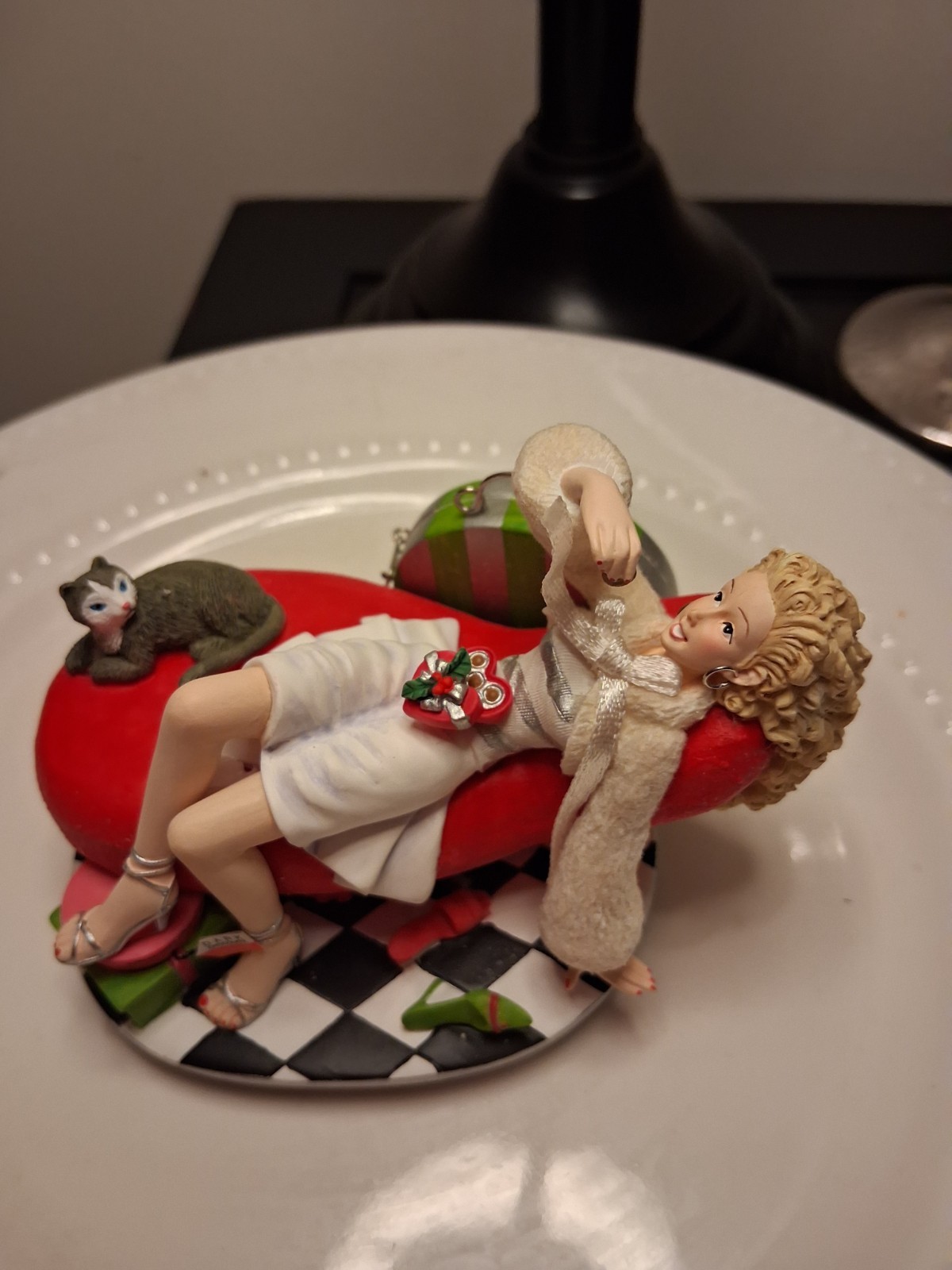 2005 Secret Message Diva Alexis-Nothing Clashes With Chocolate Figurine