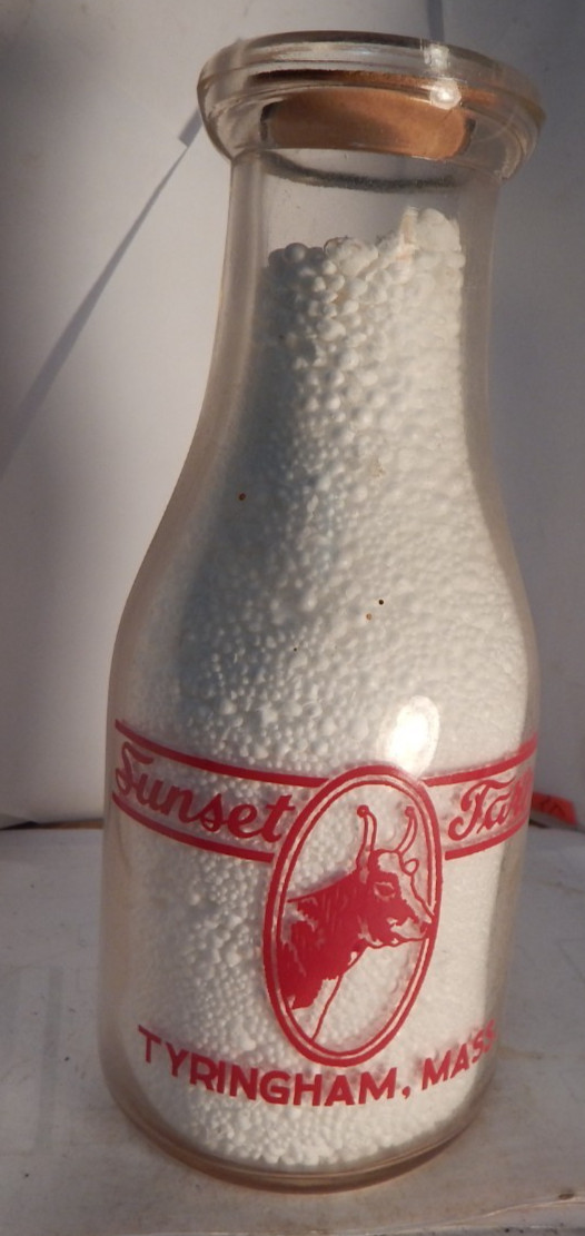 vintage pyro pt milk bottle-Sunset Farm Tyringham, Mass pic Ayrshire Cows head vintage pyro pt milk bottle-Sunset Farm Tyringham, Mass pic Ayrshire Cows head