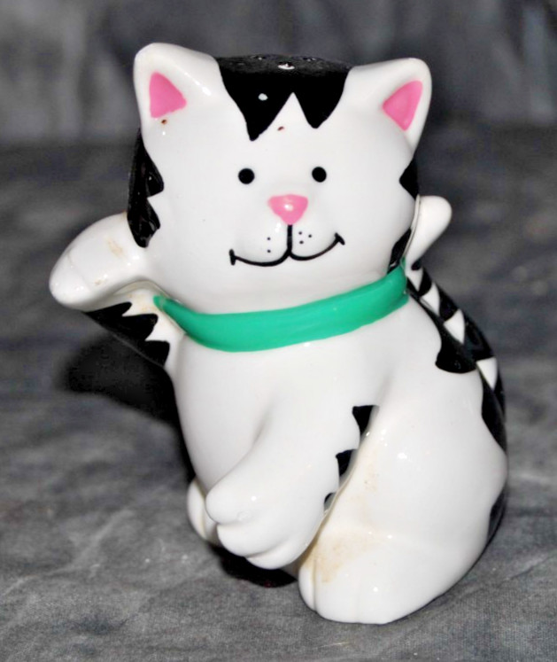 Vintage Russ Berrie Ceramic Cat Figurine Salt Shaker Black & White Tuxedo Kitty