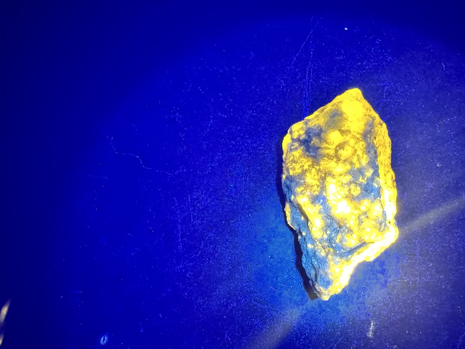 Natural Wernerite (Scapolite) mineral rock Bright Yellow All Waves Canada Z4