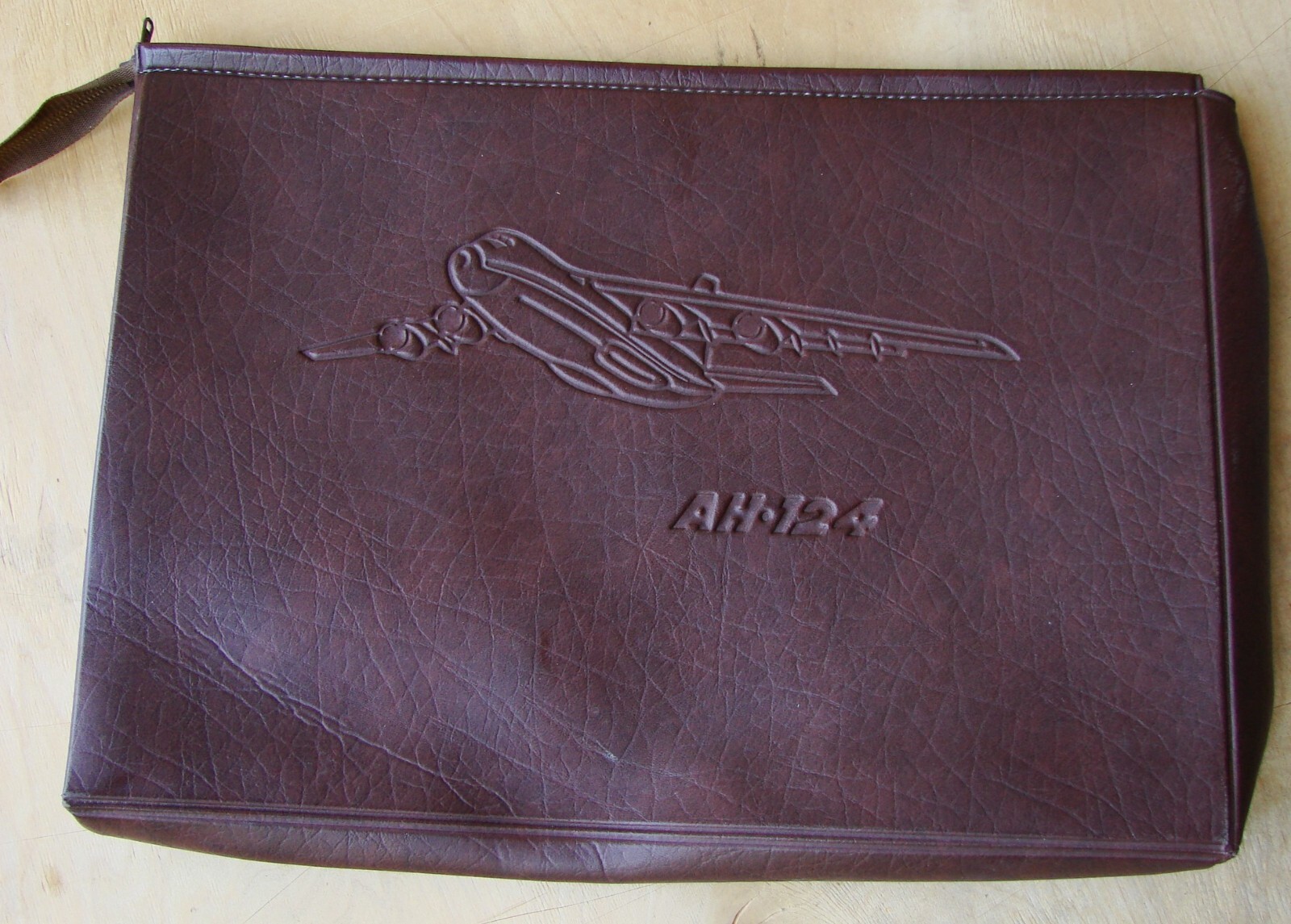 Ukrainian Soviet USSR document folder AN-124 Antonov airplane Ruslan Condor