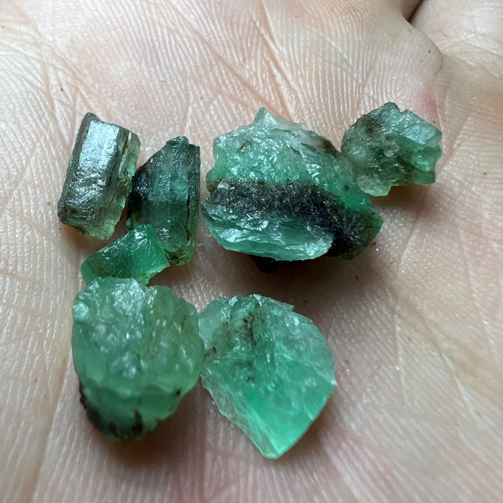 17ct Beryl  Var  Natural Vivid Green Emerald Crystals Lot  from Chitral PK