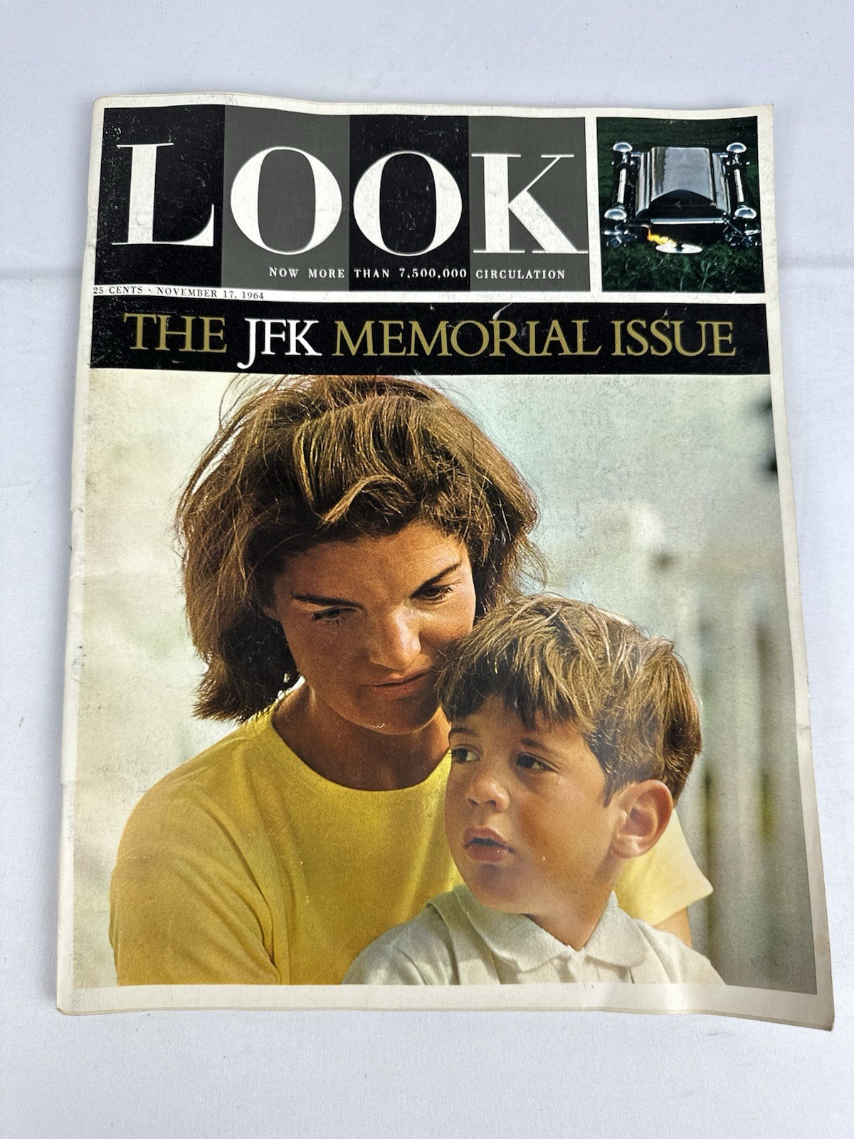 LOOK Magazine Nov 17 1974 JFK Memorial Issue Jackie O & JFK Jr Vintage Collectib