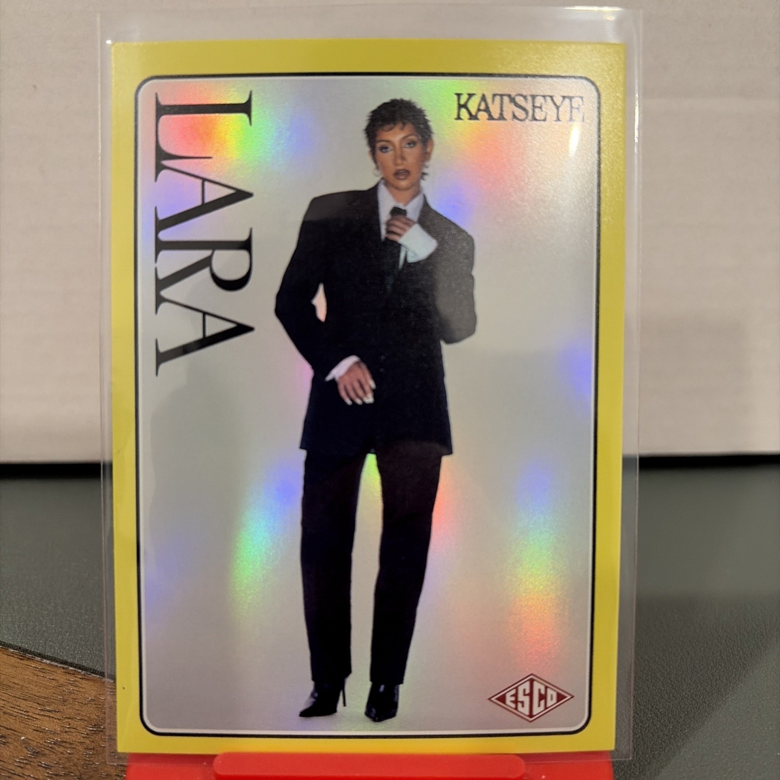 KATSEYE LARA YELLOW FOIL #30 /600