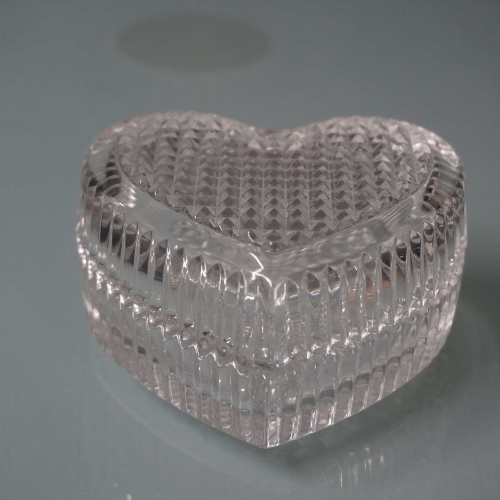 VTG Studio Nova Crystal Heart Trinket Box 2 Pc Covered Jewelry Dish Clear 3.5\ VTG Studio Nova Crystal Heart Trinket Box 2 Pc Covered Jewelry Dish Clear 3.5\