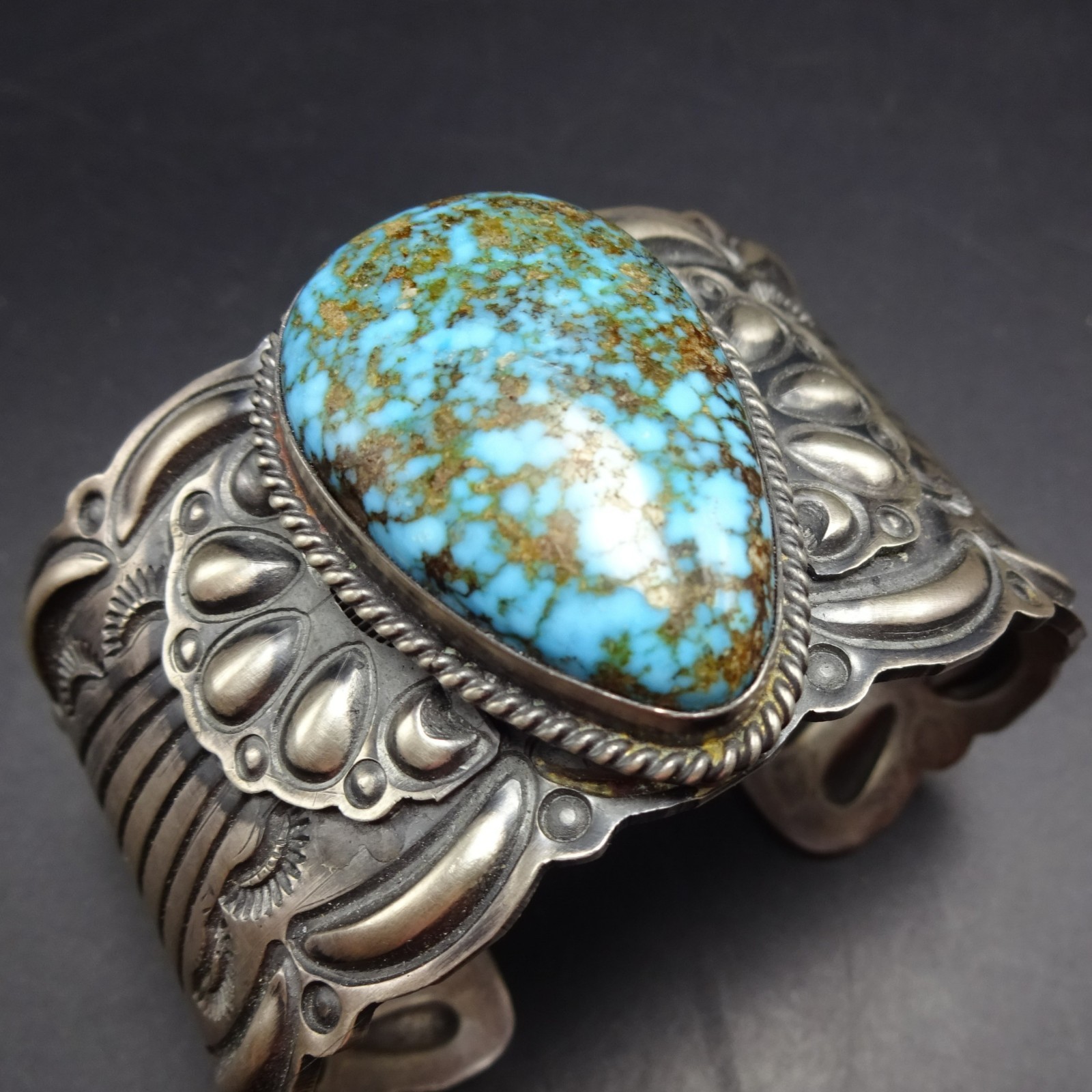 RAY DELGARITO Navajo VINTAGE Sterling Silver KINGMAN TURQUOISE Cuff BRACELET