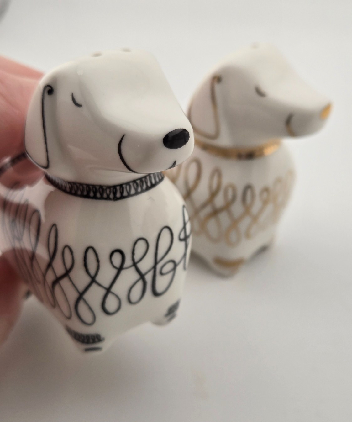 Lenox Kate Spade Dachshund Salt & Pepper Shakers Jingle All The Way Weiner Dog