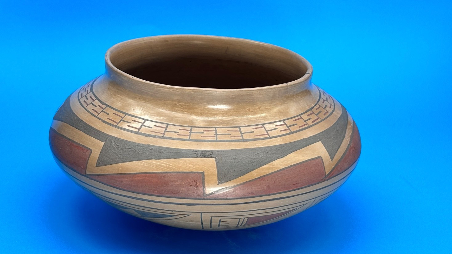 Signed Emeterio Ortiz R Mata Ortiz Pottery Bowl Polychrome Geometric w/ Scarab I