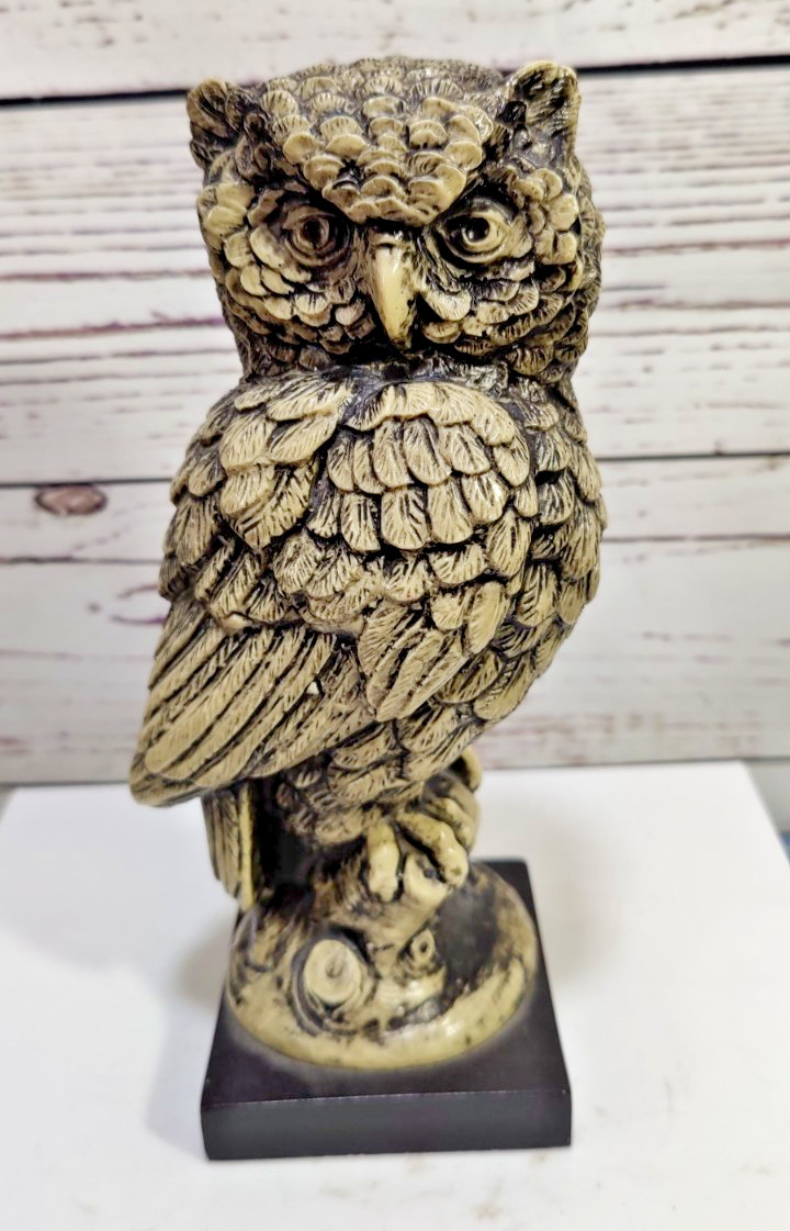 Vintage Detailed Horned Owl Statue/Figurine Heavy Stone/Resin 8.5\