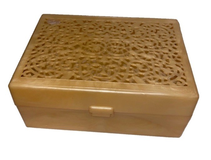 Pretty Vintage Lucite Yellow Plastic Co Fold Out Tiered Jewelry Box USA 7\ Pretty Vintage Lucite Yellow Plastic Co Fold Out Tiered Jewelry Box USA 7\