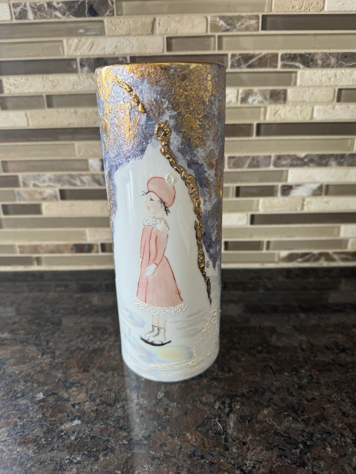 Gerold -Tettau Bavaria Germany Handgefertigt 6892/2 Ice Skate Girl Raised Paint
