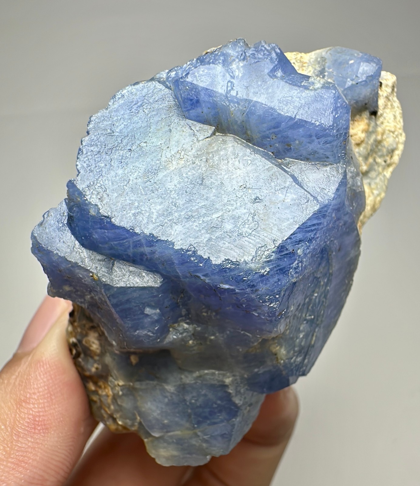 105 Gm Fluorescent Long Lasting Phosphorescent Hackmanite Crystal On Matrix @AFG