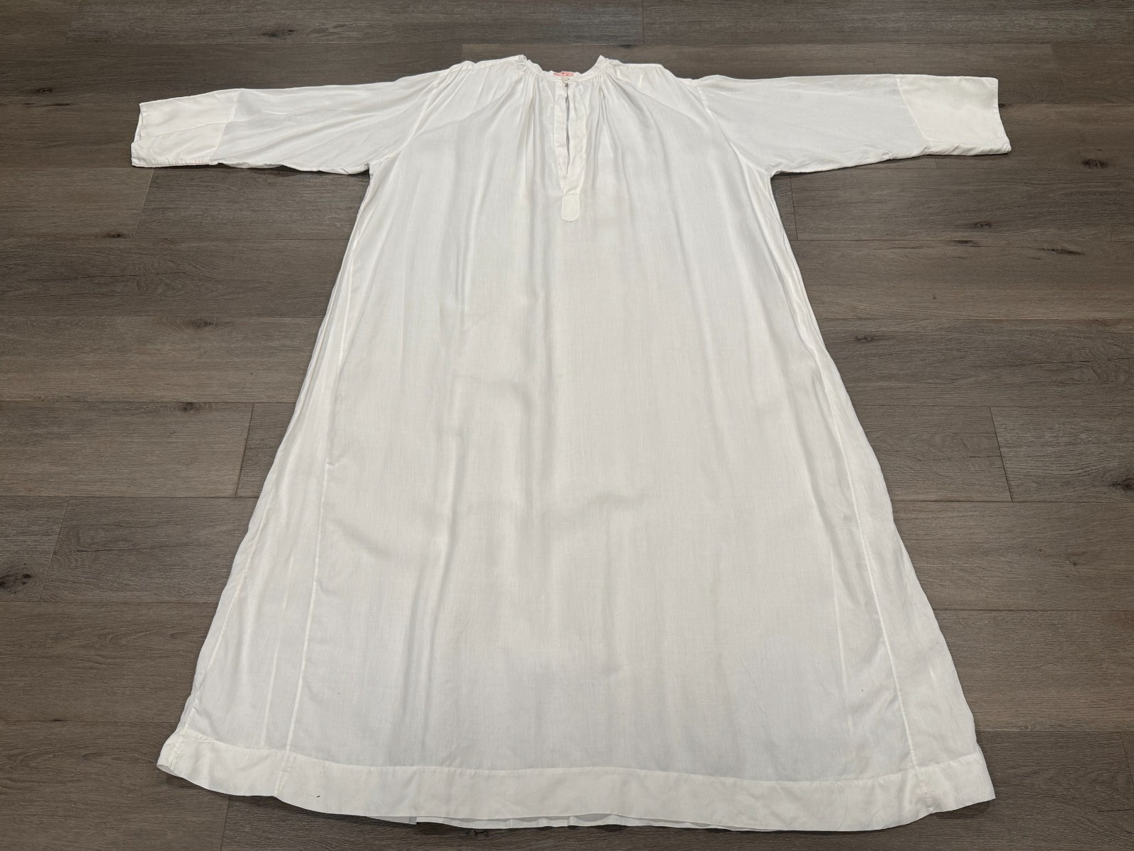 VINTAGE TRADITIONAL STYLE LINEN ALB