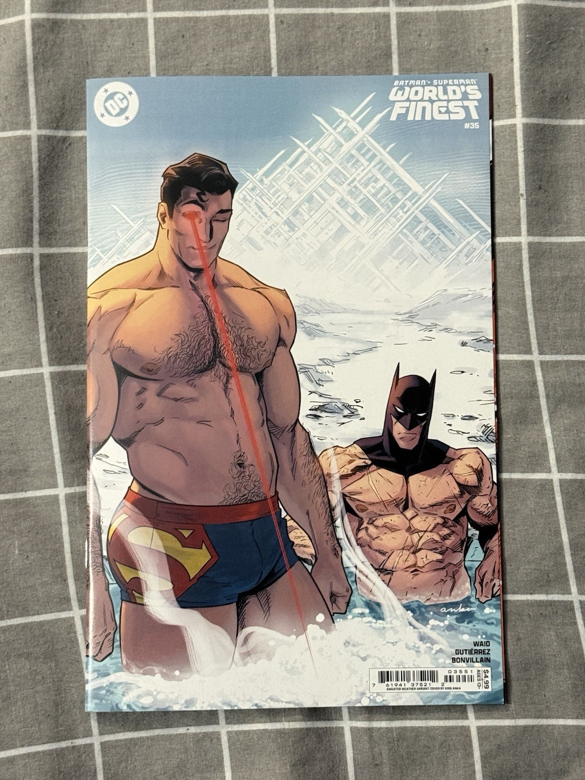 BATMAN SUPERMAN WORLDS FINEST #35 SWEATER WEATHER VARIANT MINT