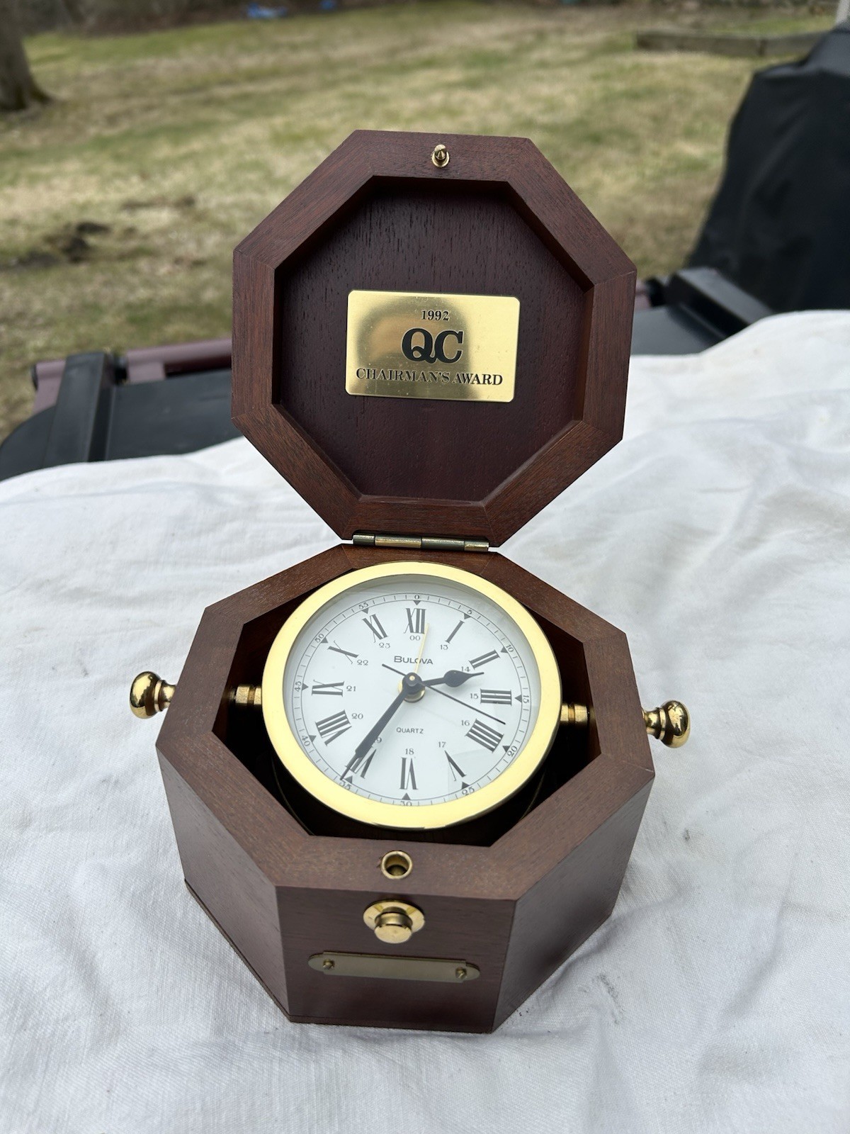 BULOVA 1992 Chairman’s Award QC Rotating Encased Brass & Mahogany Box  Working