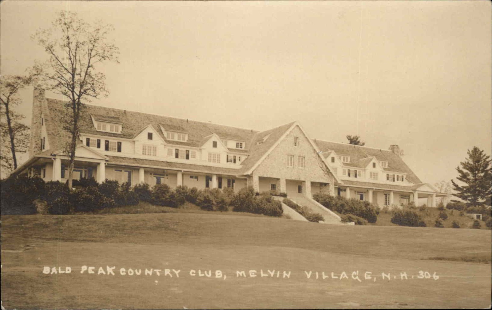 MELVIN VILLAGE NH Bald Peak Country Club EASTERN ILLUSTRATING RPPC