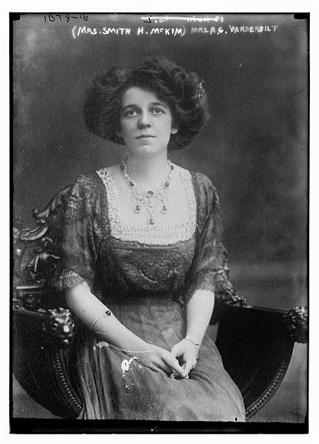Photo:Mrs. A.G. Vanderbilt seated portrait c1910s