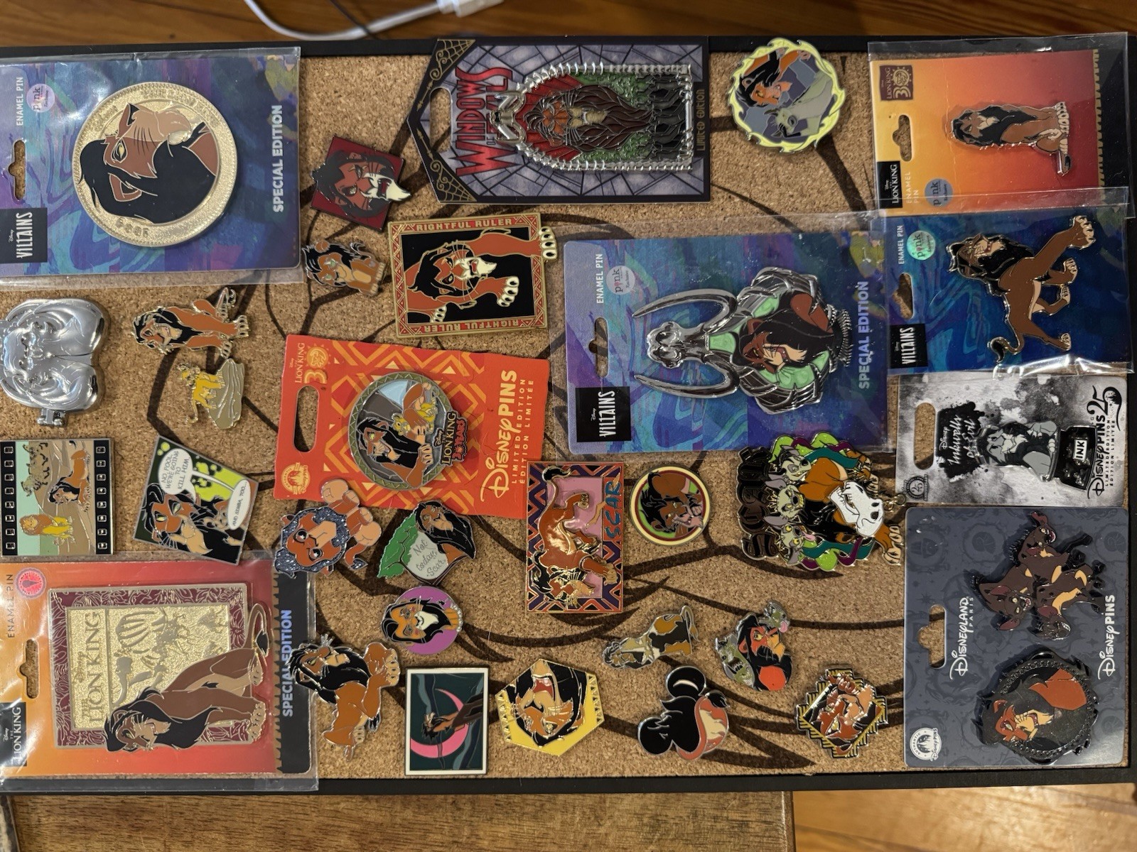 Disney Villains The Lion King Scar Pin Set Lot Special Edition Disney Villains The Lion King Scar Pin Set Lot Special Edition