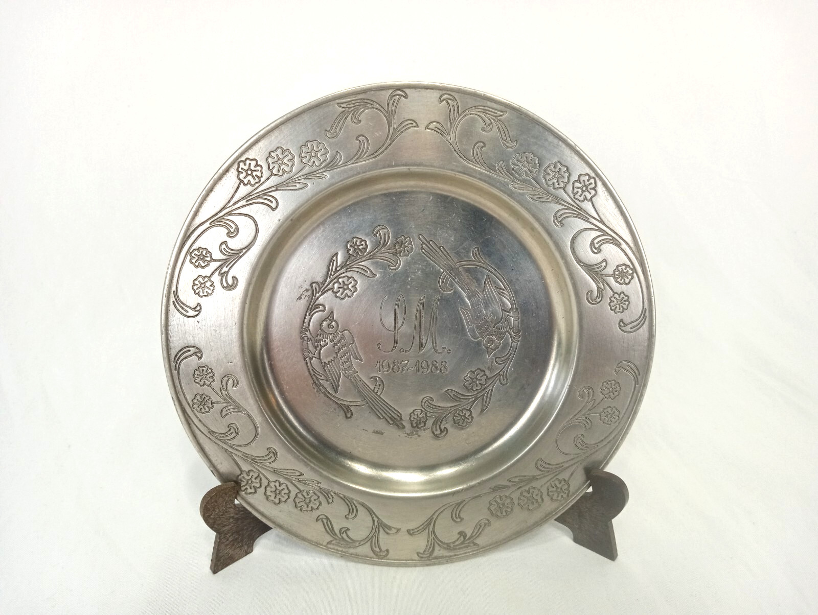 Vintage Les postaniers Hutois  Pure Pewter  Floral  Engraved Wall Plate
