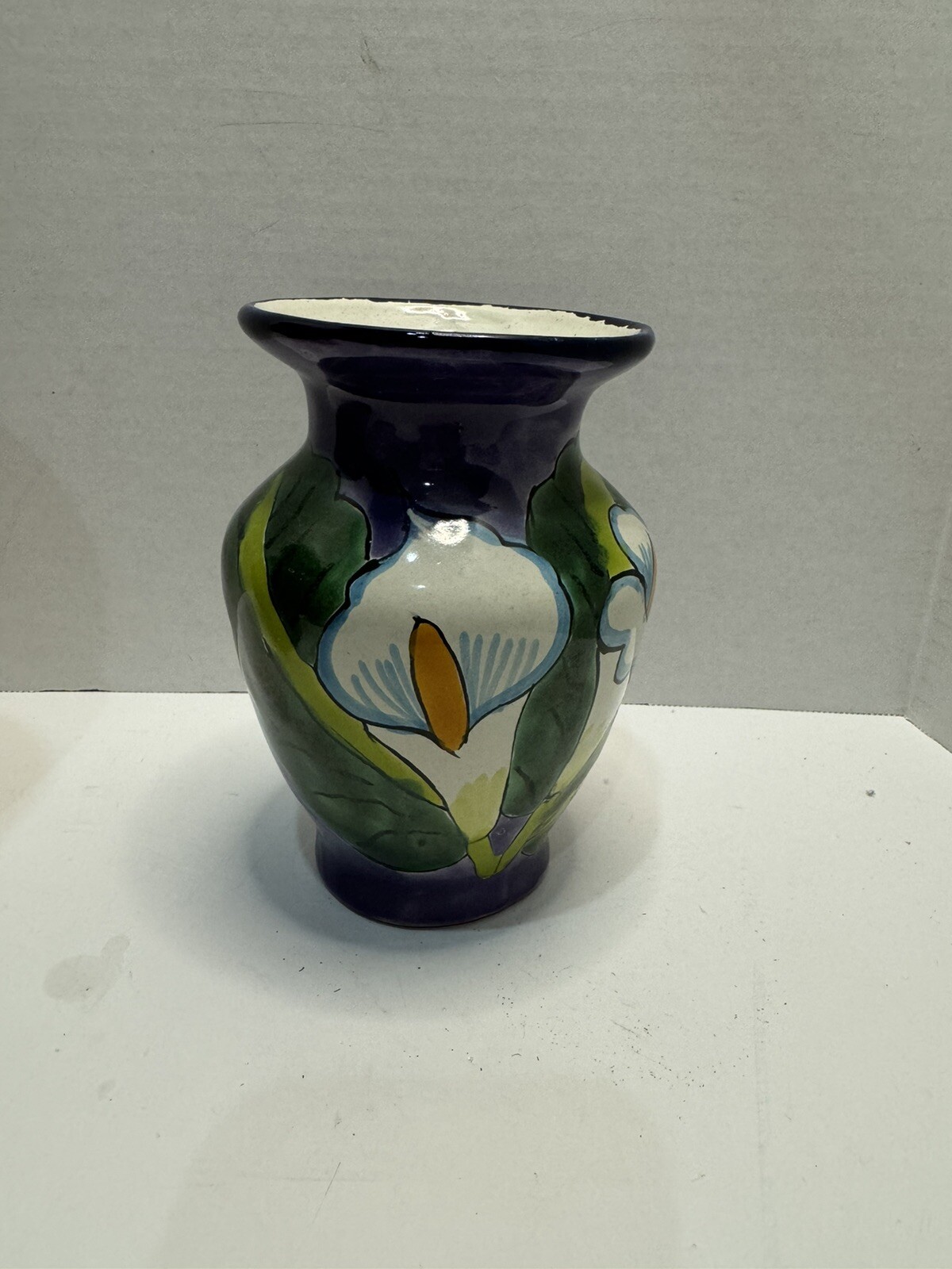 Hand-painted Calla Lily Ceramic Vase Handmade Pottery Mexico 6.25”T Hand-painted Calla Lily Ceramic Vase Handmade Pottery Mexico 6.25”T