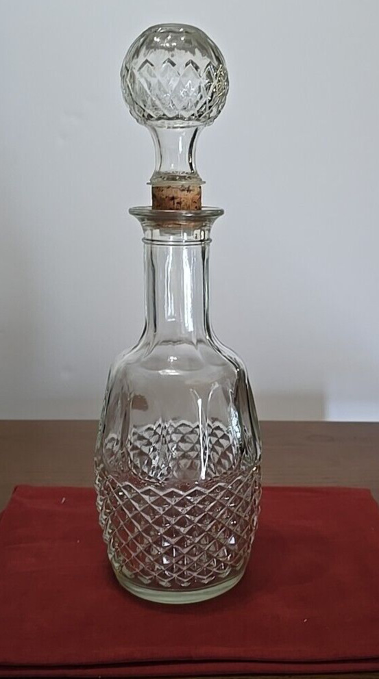 B27-Vintage Cut Clear Glass Decanter And Cork Stopper Flavored Oils
