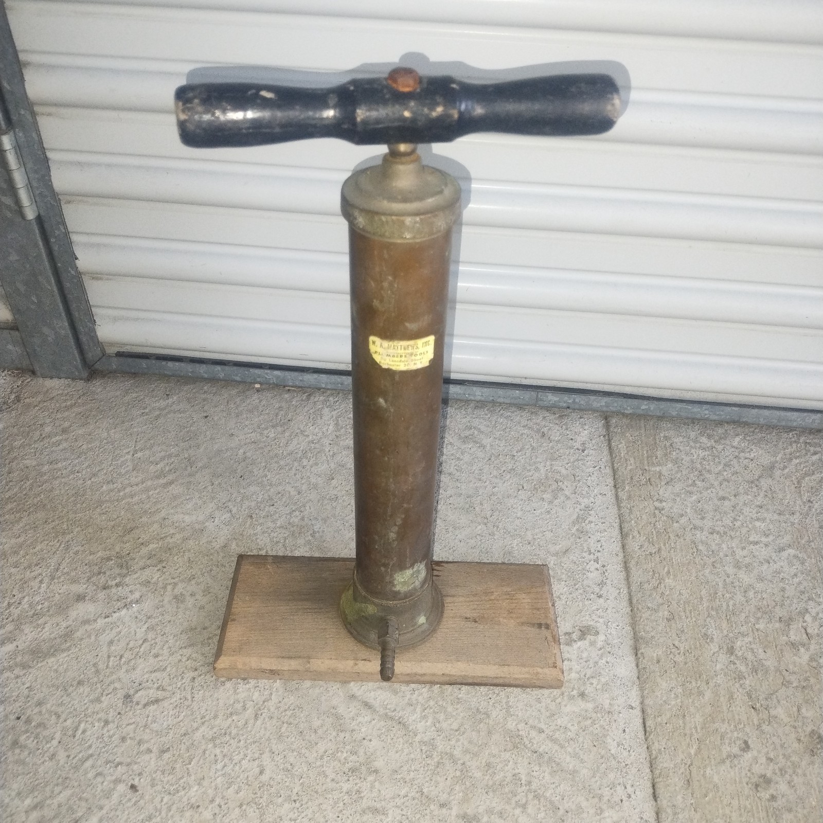 Vintage W.A. Matthews Rochester NY Plumber\'s Hand Force Pump Brass T-Handle Wood