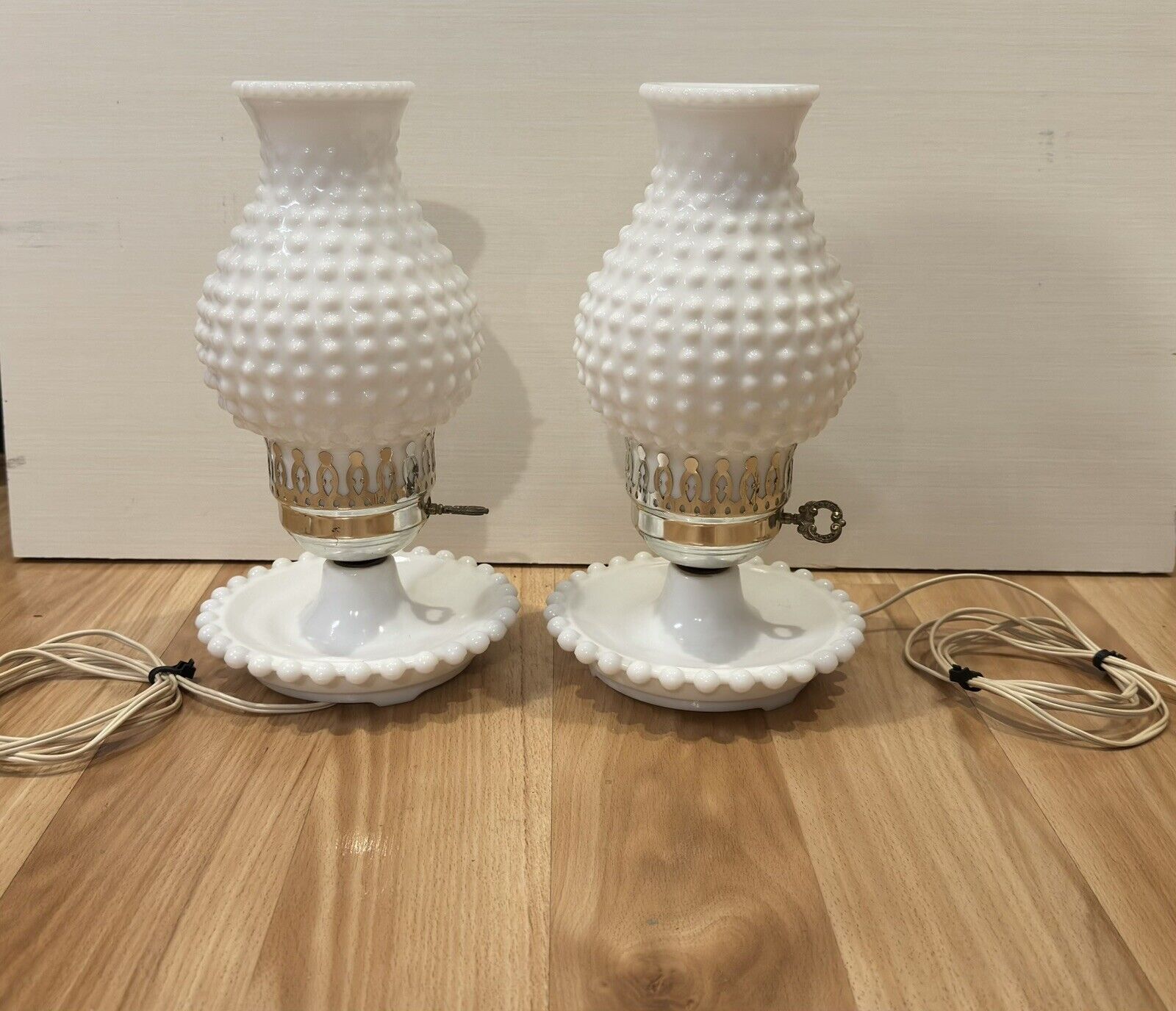 Hobnail White Milk Glass Hurricane Electric Table Lamp & Shade 10” Tall vintage