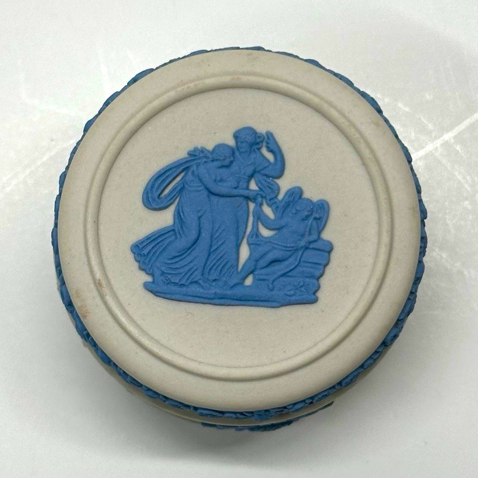 Wedgwood Three Graces Jasperware Pill Box, 1979