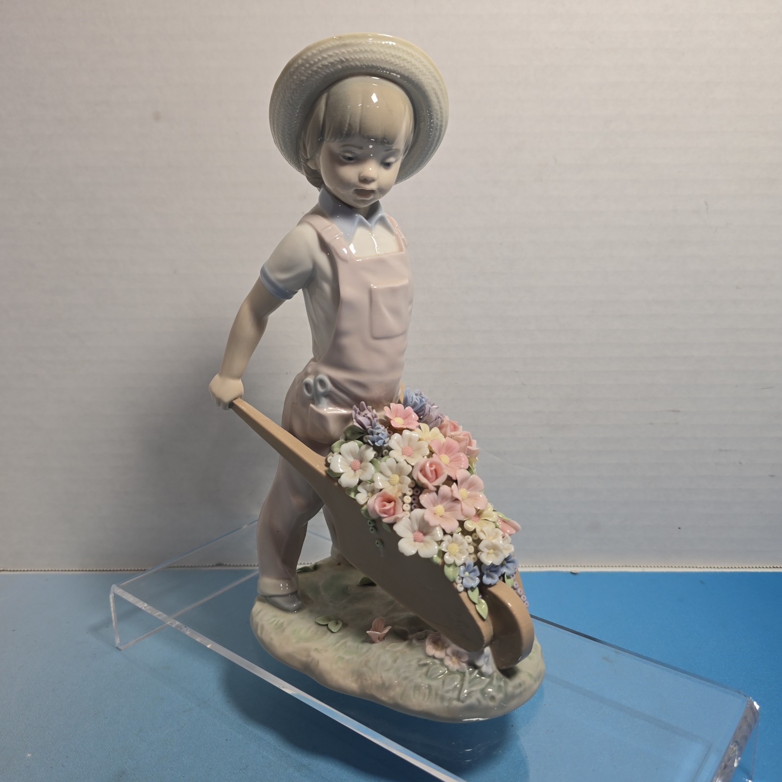 Lladro Figurine LITTLE GARDNER Boy w/ Flower Wheelbarrow #1283 Gloss Excellent