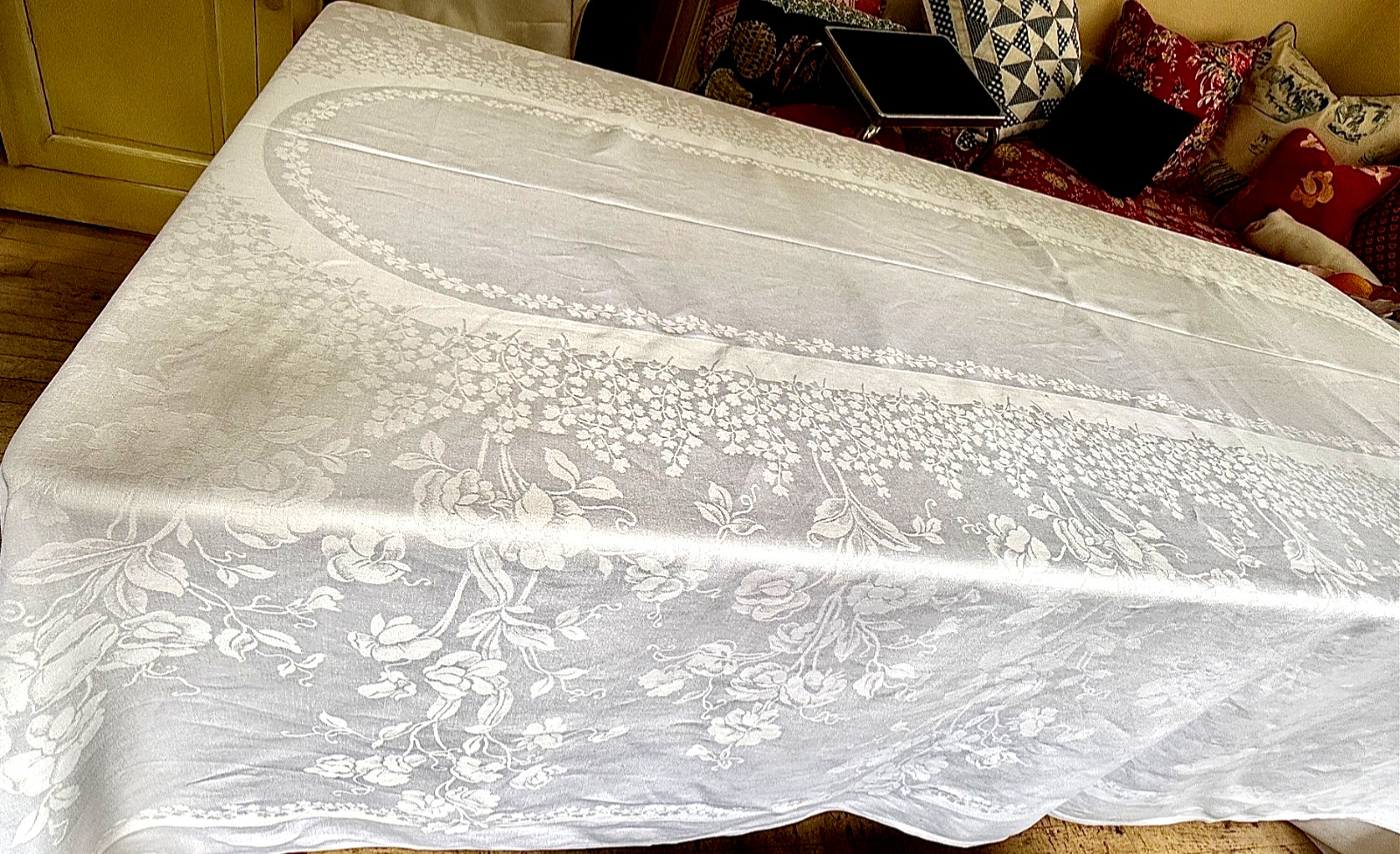Vintage Irish Linen Double Damask Banquet Tablecloth  B379