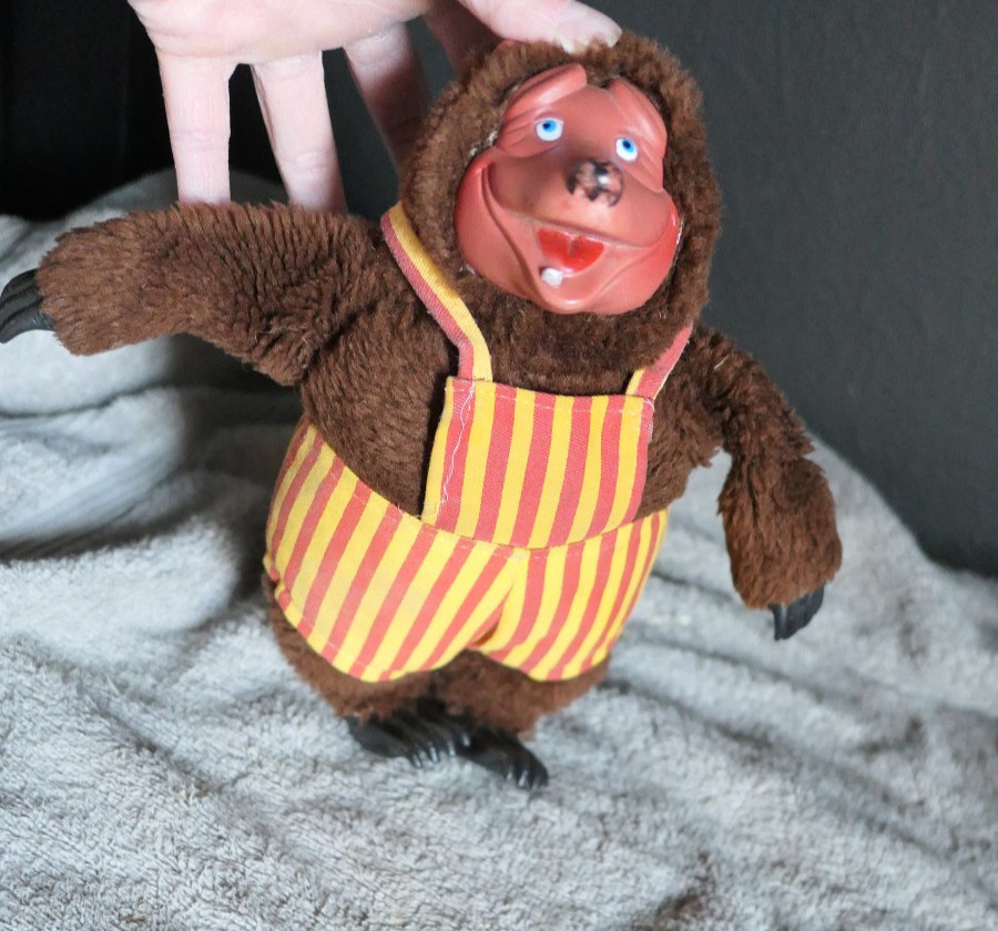 Vintage 1980s Showbiz Pizza Rockafire Explosion Billy Bob Bear Toy Doll