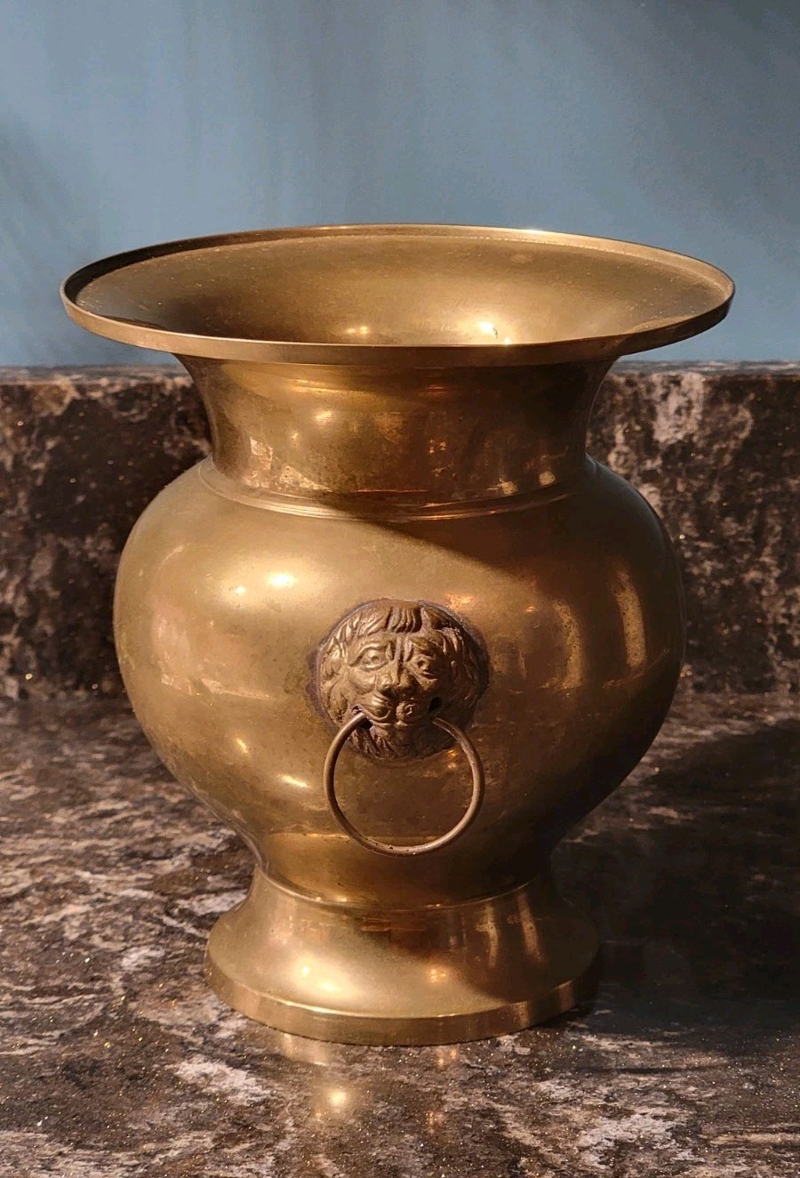 Vintage MCM Brass Spitoon w/ Lion Head Ring Handles 6.25\