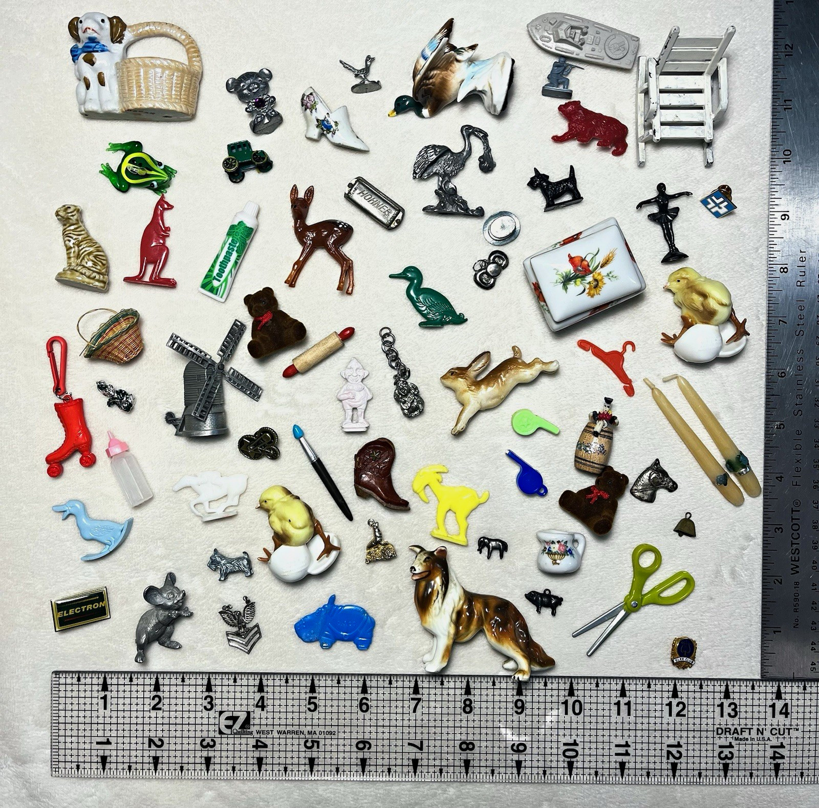 Vintage Miniatures & Micro-miniatures, Charms, Crackerjack Prizes, mixed lot Vintage Miniatures & Micro-miniatures, Charms, Crackerjack Prizes, mixed lot