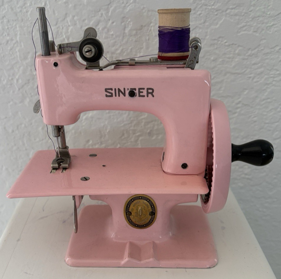 SINGER 20-10 Sew Handy 1955 Powder Coated Pink, Pink is Very Close to my Heart