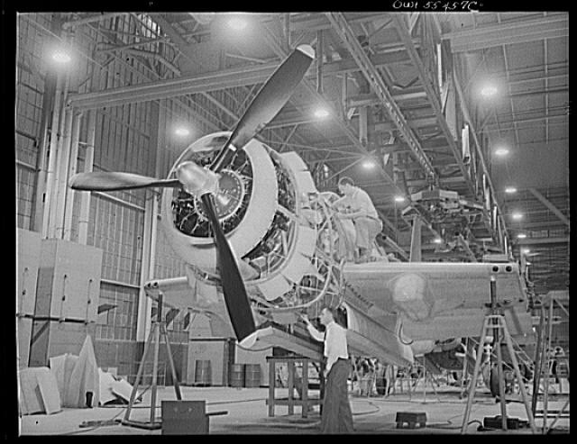 Photo:1930s-1940s Aircraft Factory Assembly Line Workers on Airplane