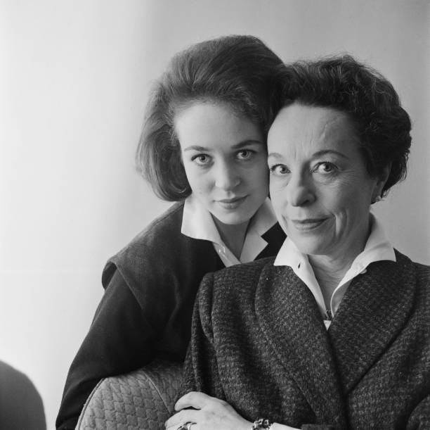 British actress Margaret Rawlings Lady Barlow posing daughter Jan- 1961 Photo