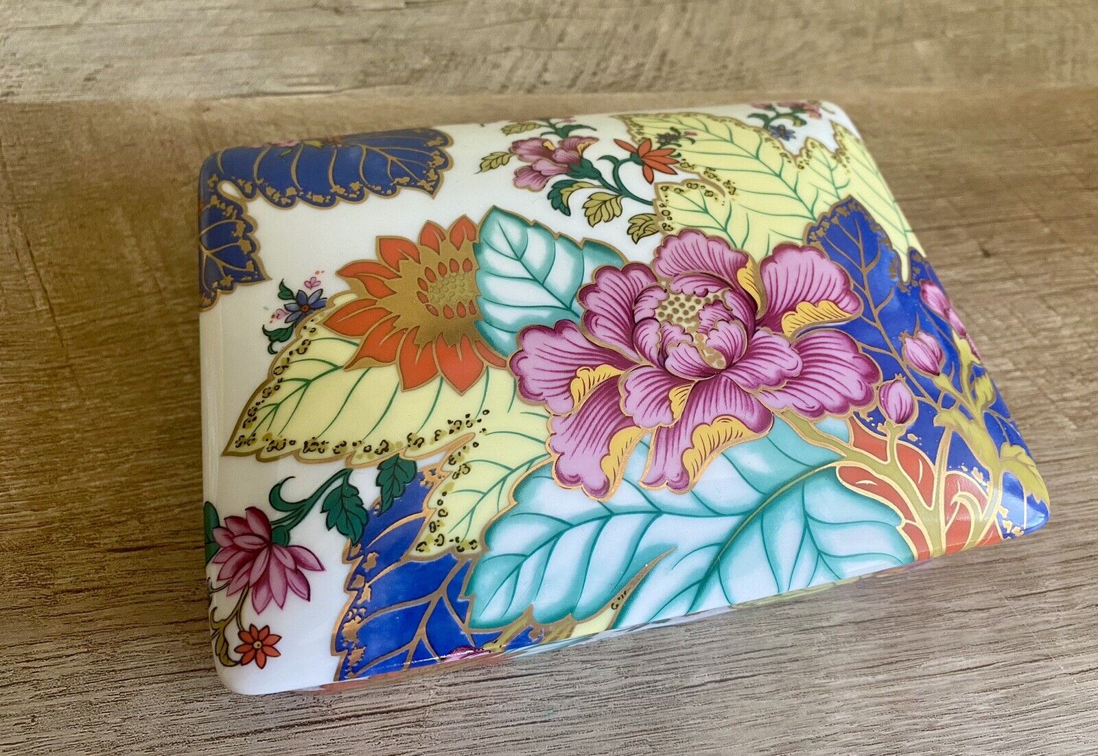 Horchow Tobacco Leaf Porcelain Trinket Box with Playing Cards