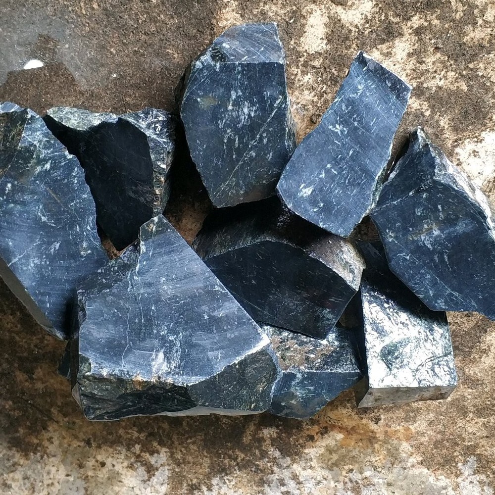 1 KG LOT NATURAL UNTREATED HIQH QUALITY ROUGH BLACK JADE 