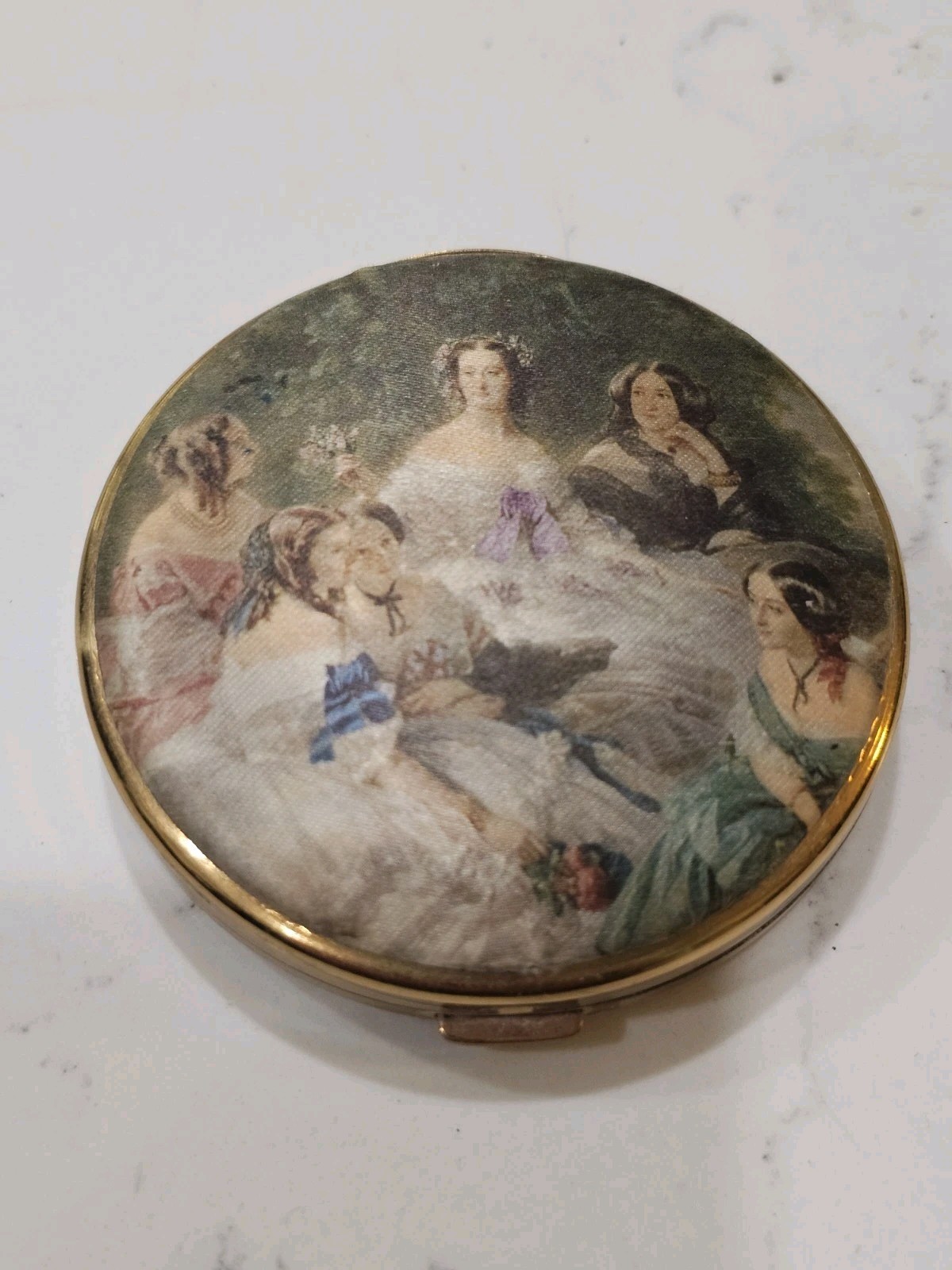 Vintage Stratton Compact Soft Cover Gold Tone 2 7/8\