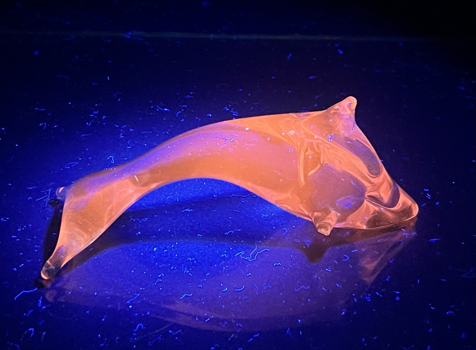 Beautiful Vintage Murano Lilac Purple Glass Dolphin Figurine UV REACTIVE 4”