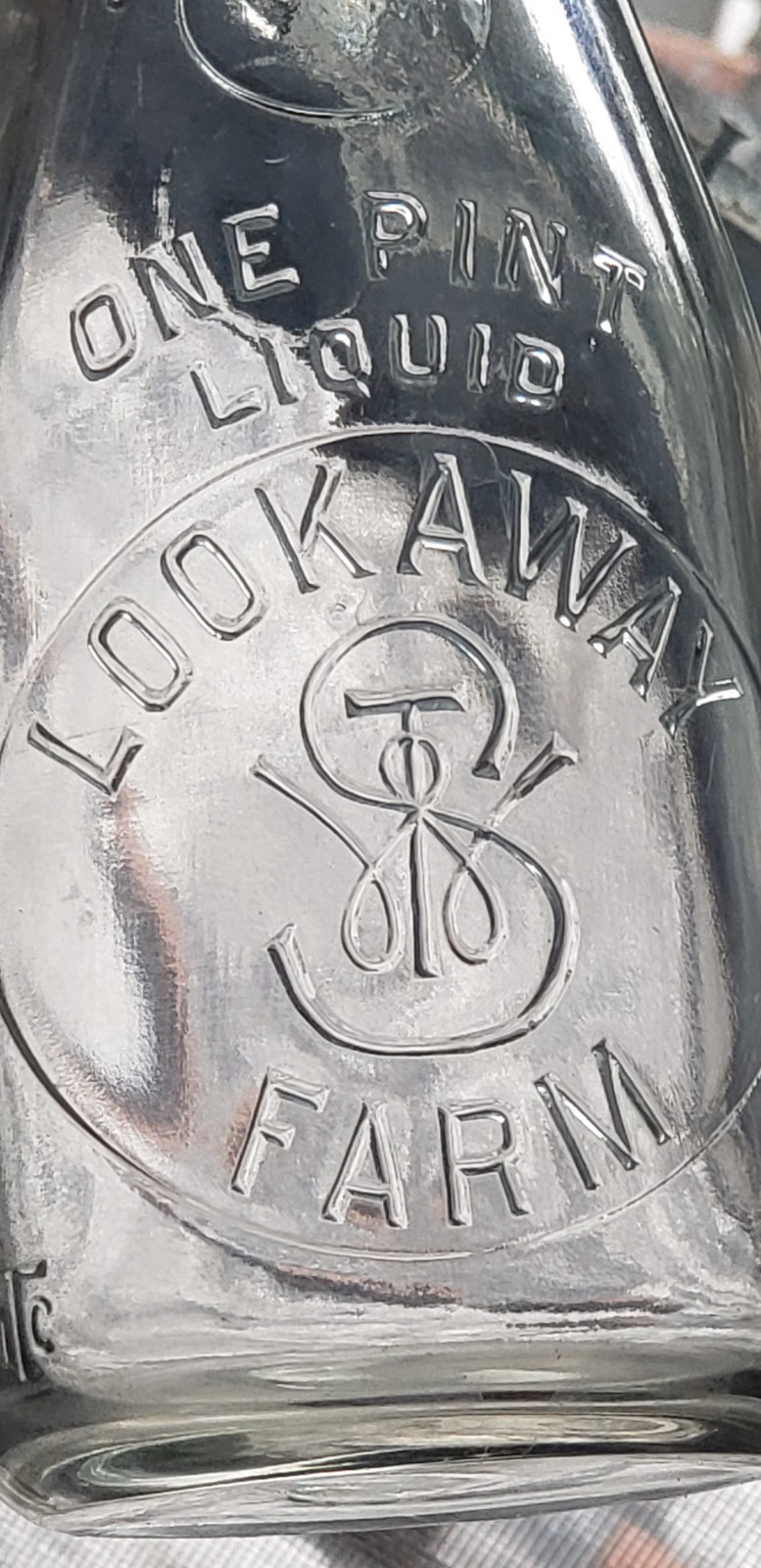 Rare Theodore W. Sterling lookaway farm milk bottle Buckingham township, pa. Rare Theodore W. Sterling lookaway farm milk bottle Buckingham township, pa.