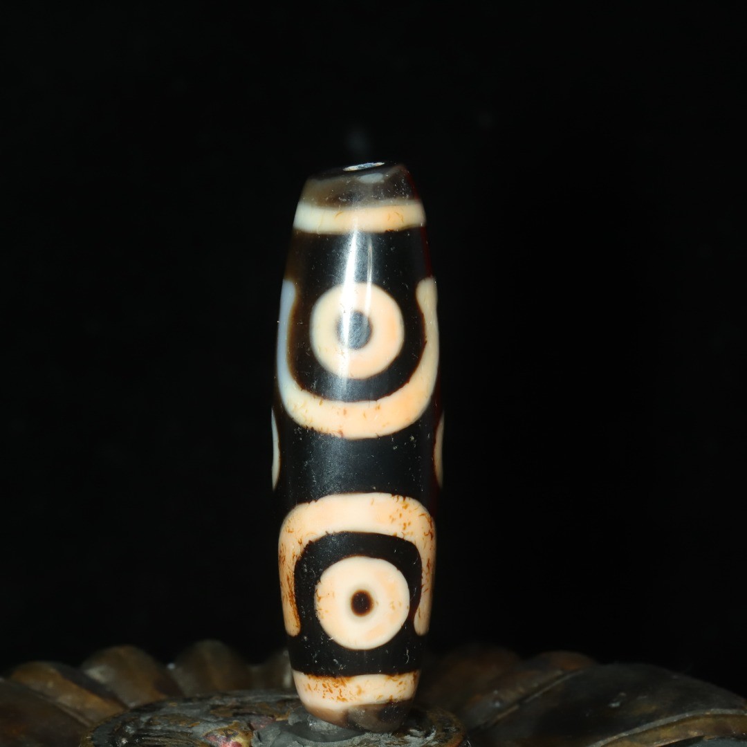 Rare Tibetan Buddhism Agate 6 eyes Totem Dzi Bead Amulet Necklace Pendant C396