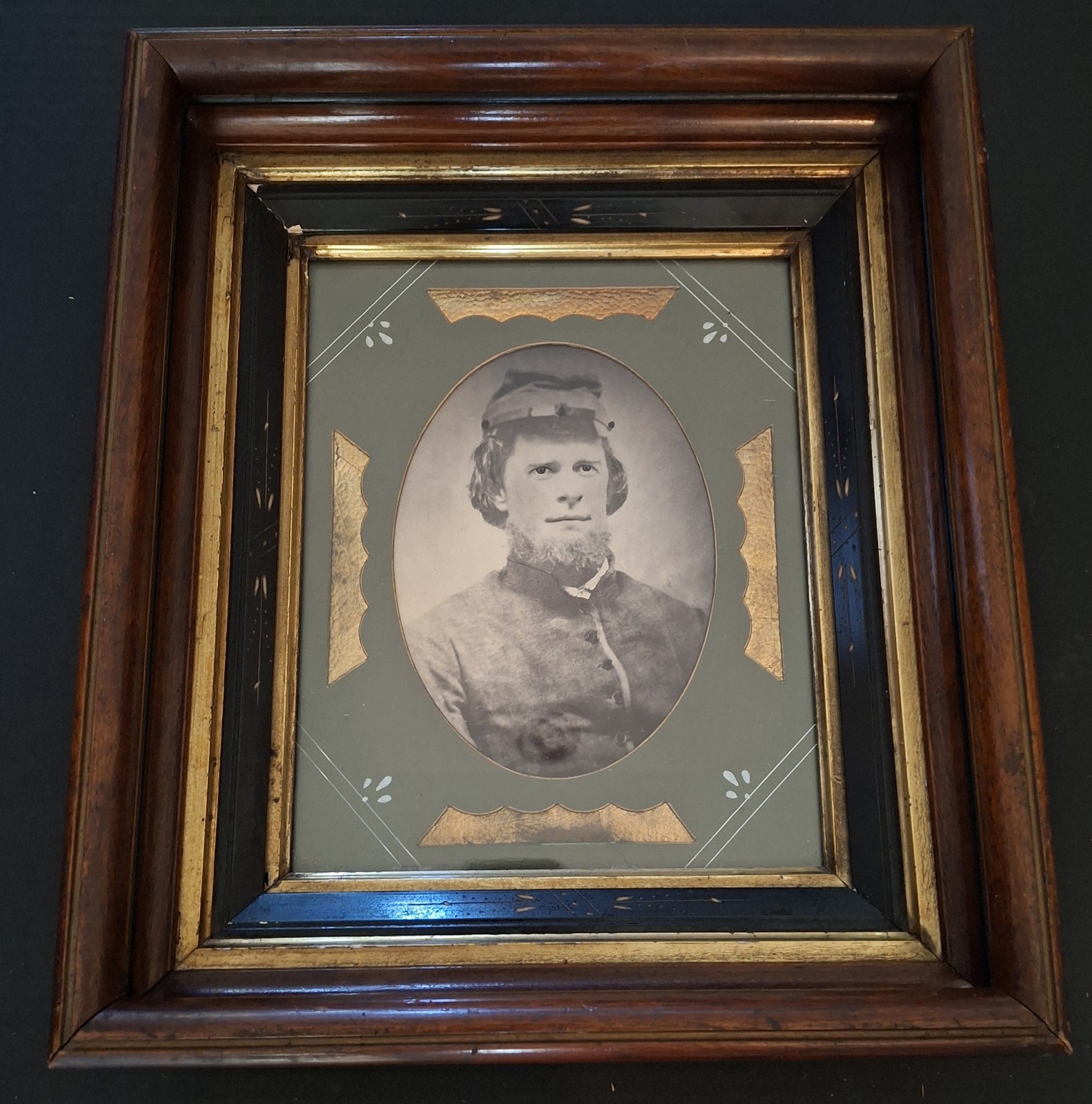 Original Civil War Era Soldier Portrait Photo 1860s Antique Walnut Gilt Frame