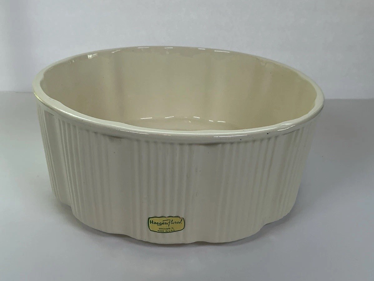 Vintage 60s Haeger #915 USA Art Pottery Ivory Vertical Rib Bowl Planter Pot
